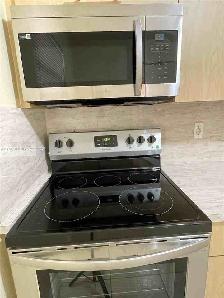 4215 N University Dr #304 - Photo 6 of 10