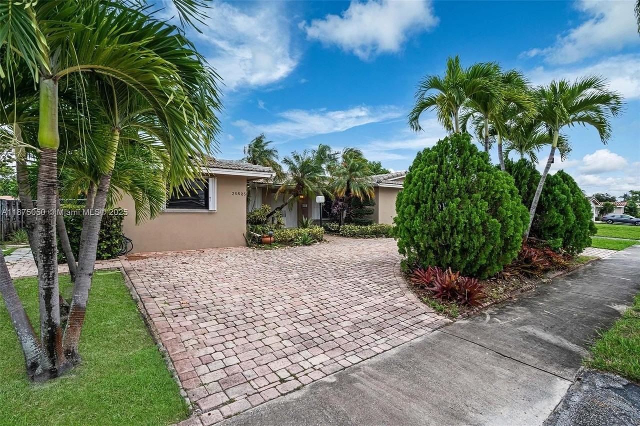 20525 Highland Lakes Boulevard - Photo 3 of 29