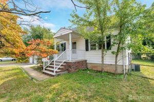 featured image of 372 Seneca Ave