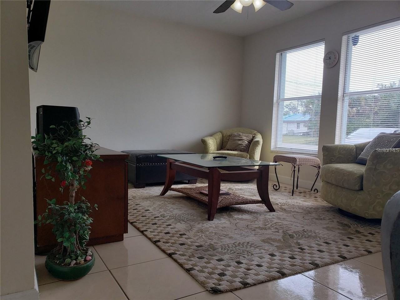 20436 Mt Prospect Avenue - Photo 4 of 11