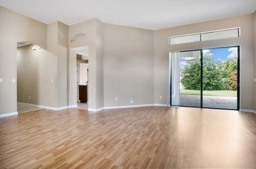 18051 Thornhill Grand Cir - Photo 4 of 44