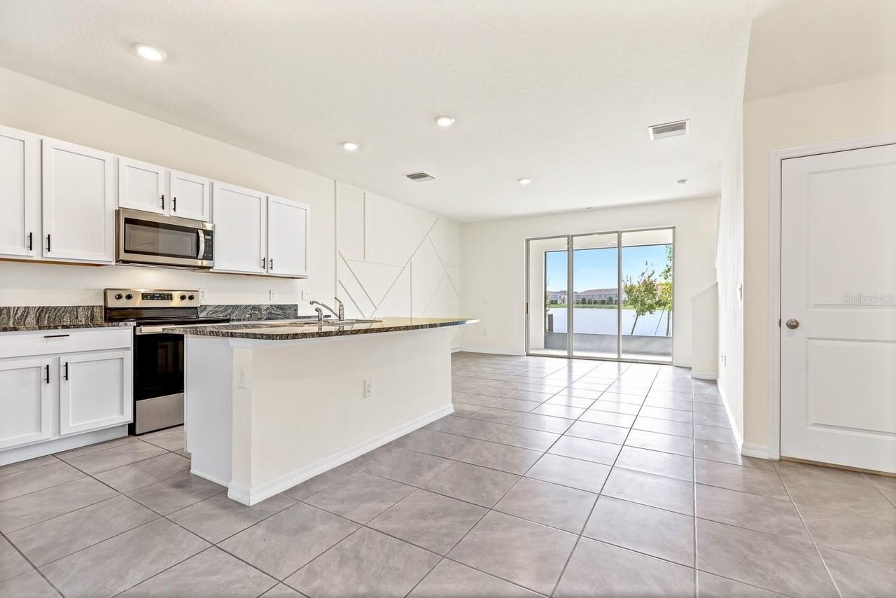 181 Mangrove Shade Cir - Photo 6 of 37