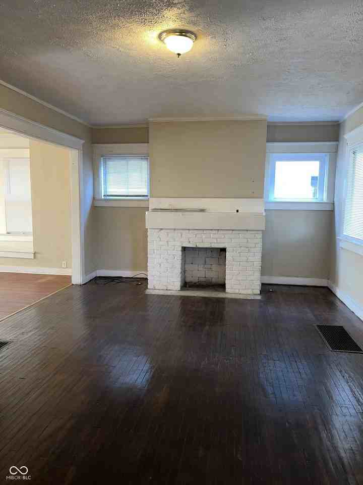 3179 N Kenwood Ave - Photo 7 of 22