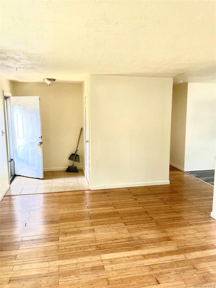 134 Longfellow Dr - Photo 6 of 12