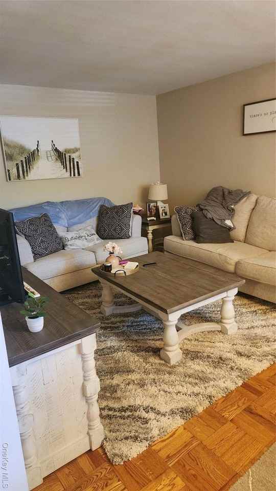 3 Remsen Rd #2F - Photo 2 of 22