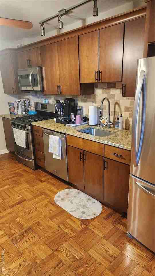 3 Remsen Rd #2F - Photo 6 of 22