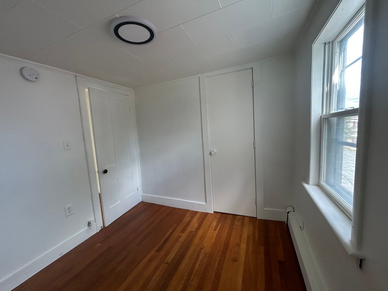 213 Main St - Photo 3 of 9