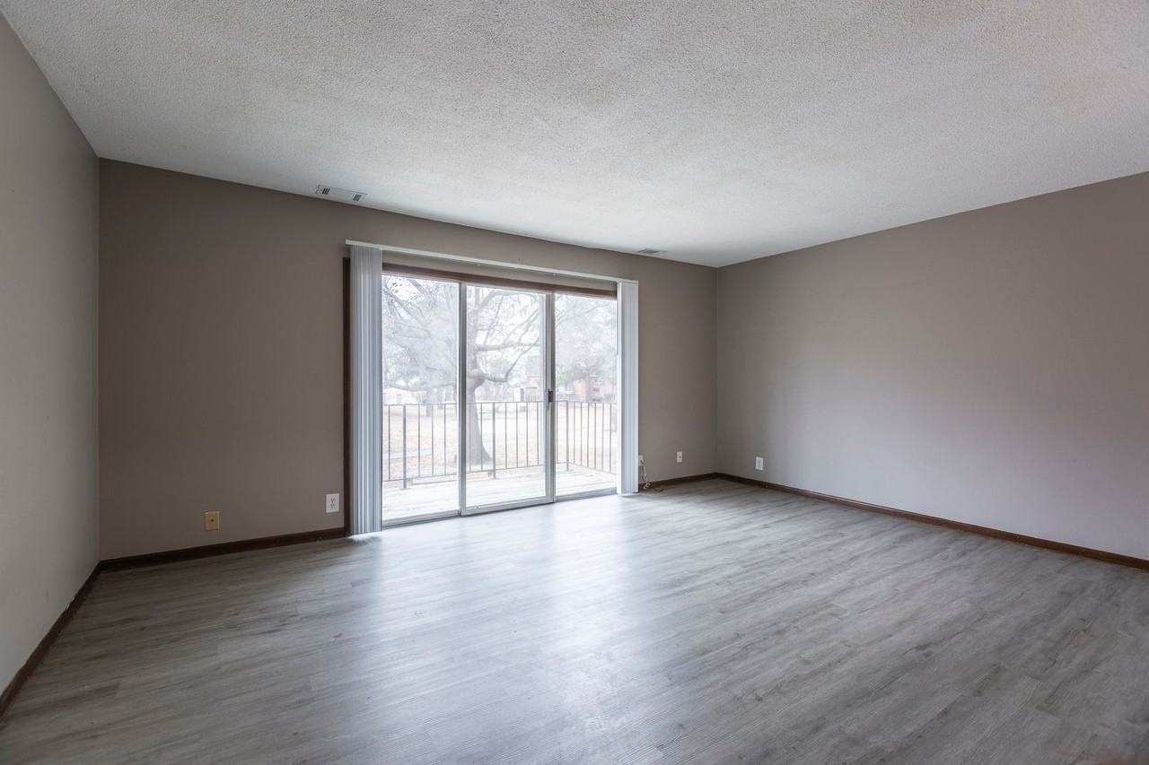 Oak Ridge Apartments in Millard - Photo 2 of 9