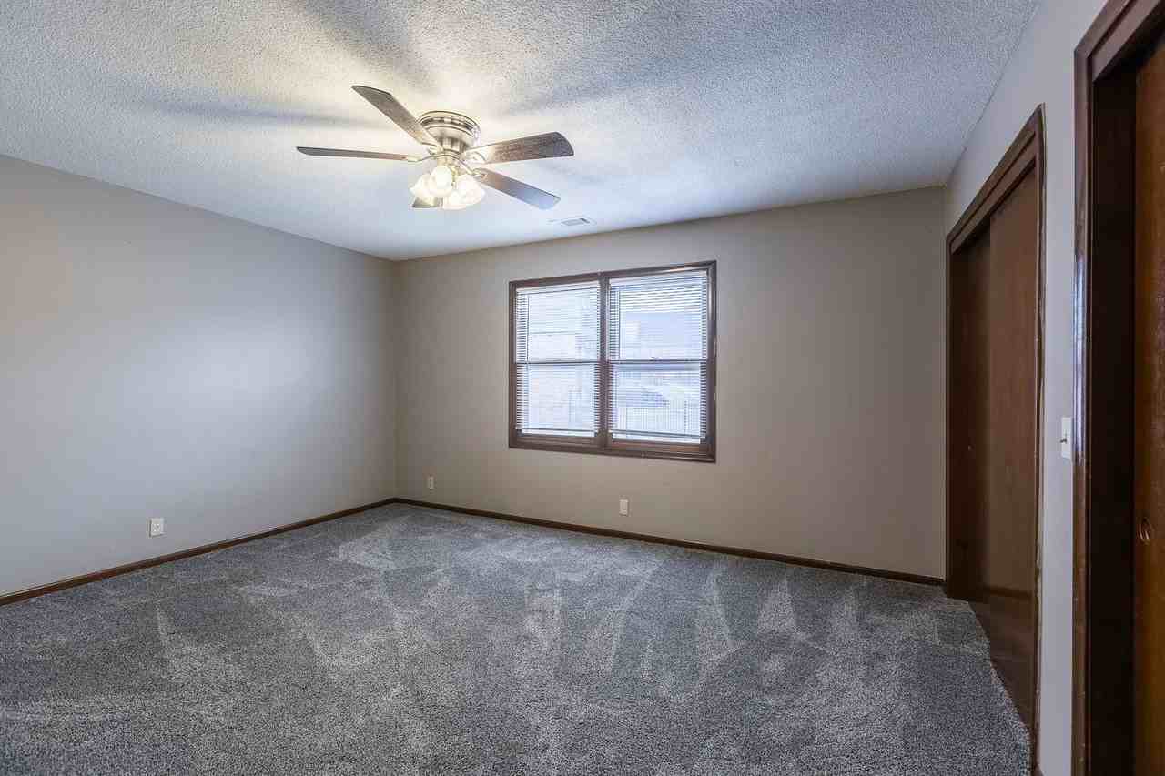 Oak Ridge Apartments in Millard - Photo 5 of 9