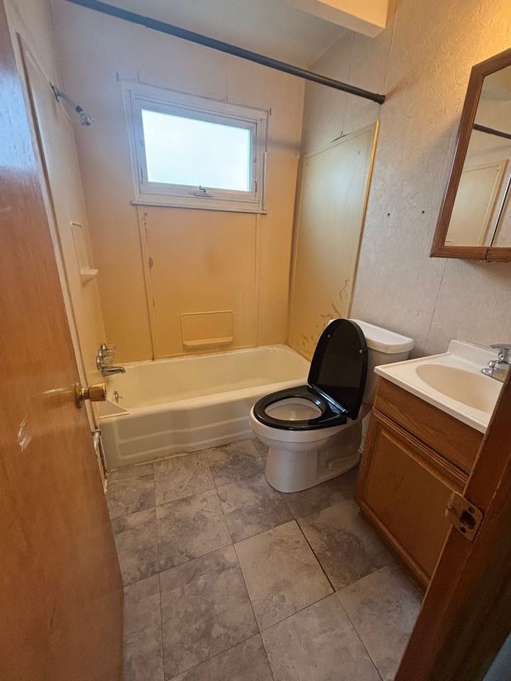 16242 Edgewood Ct - Photo 5 of 5