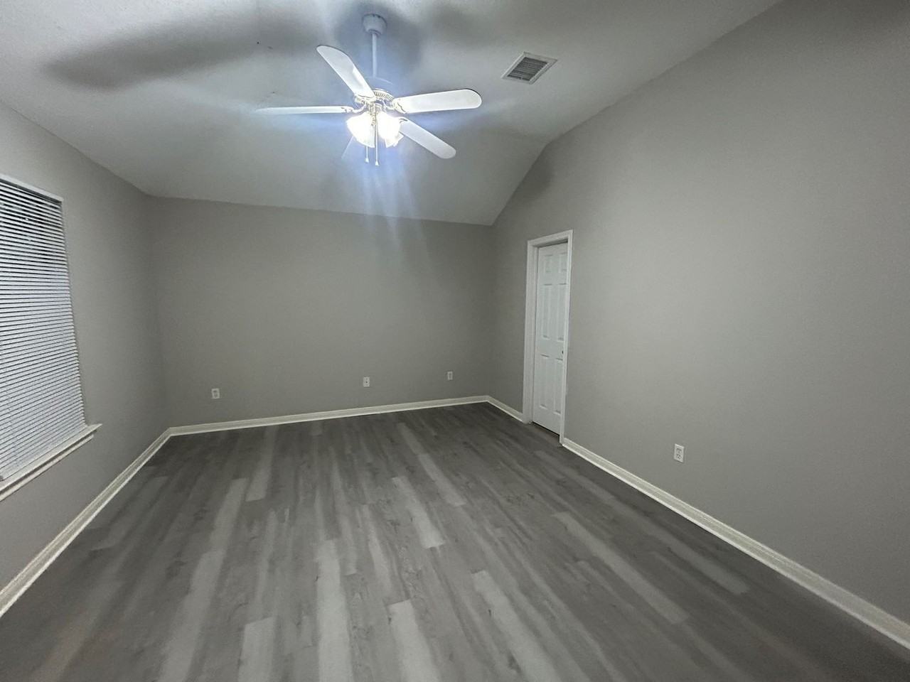 245 Western Dr - Photo 2 of 15