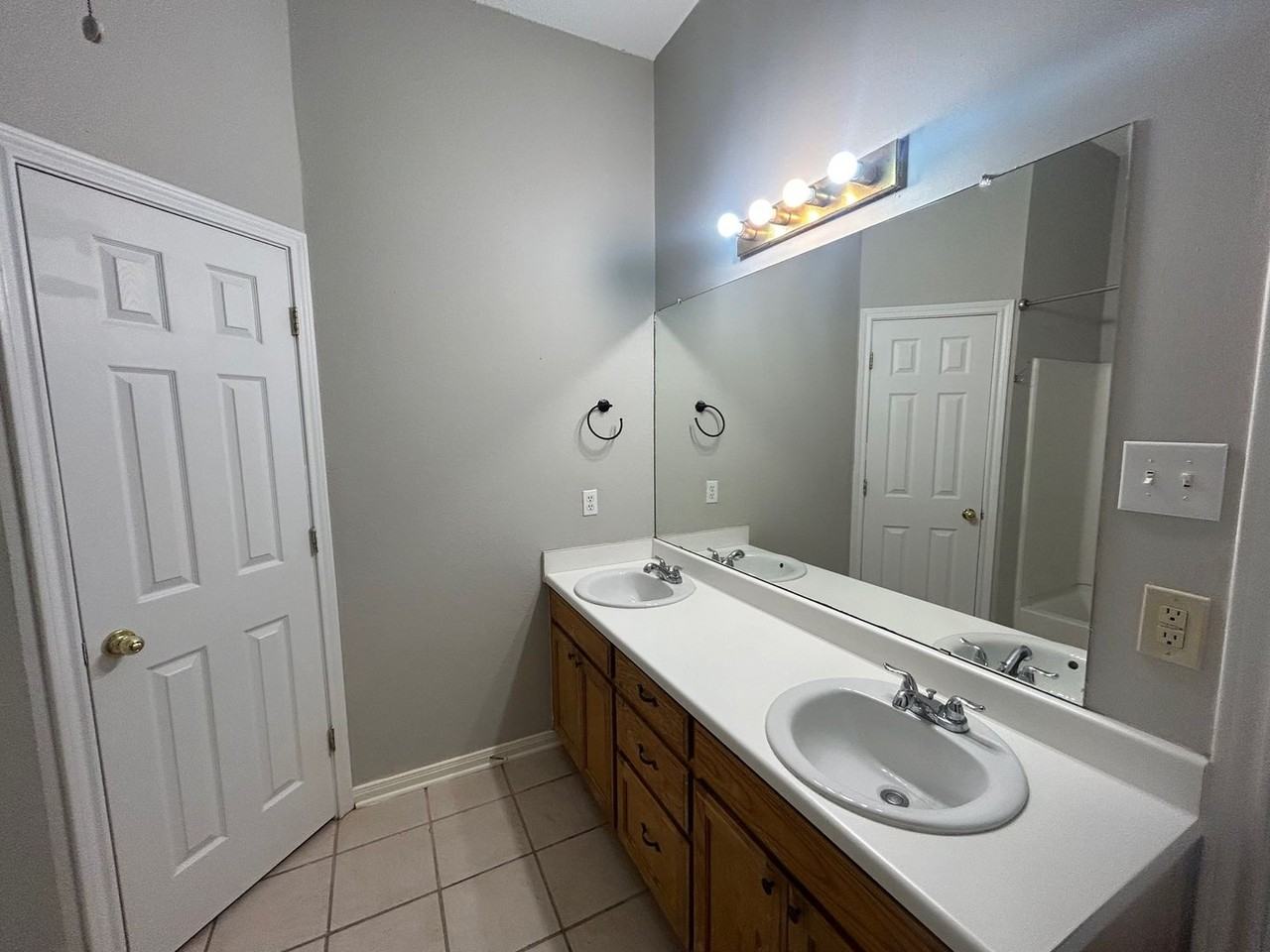 245 Western Dr - Photo 3 of 15