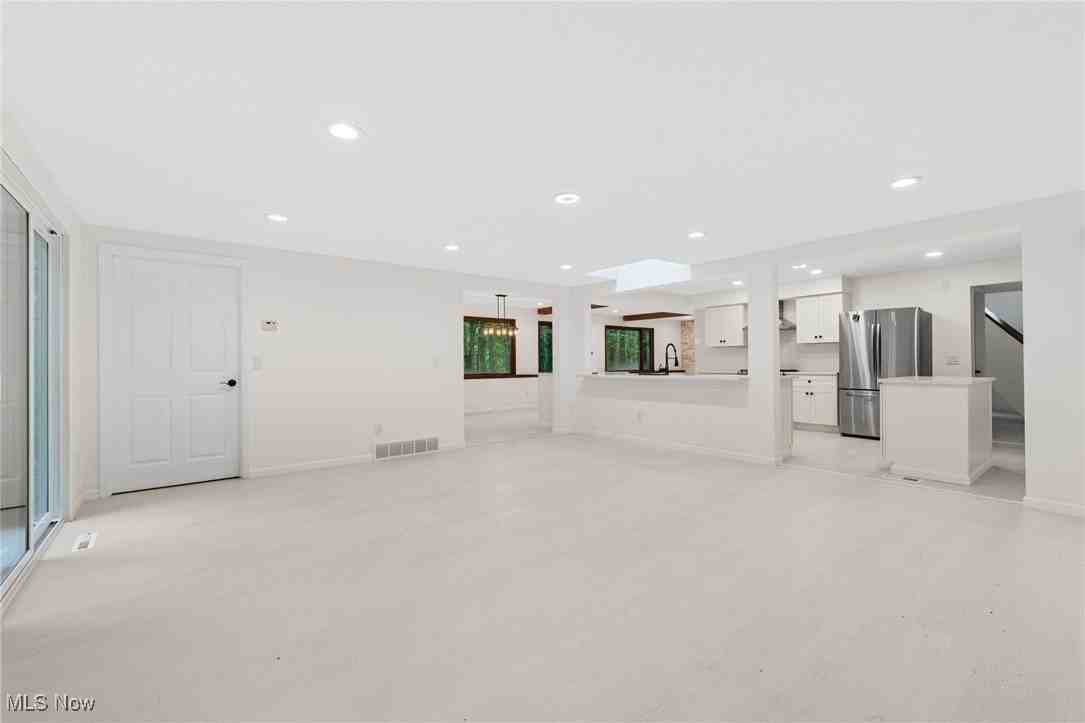 3812 Ellendale Rd - Photo 7 of 35