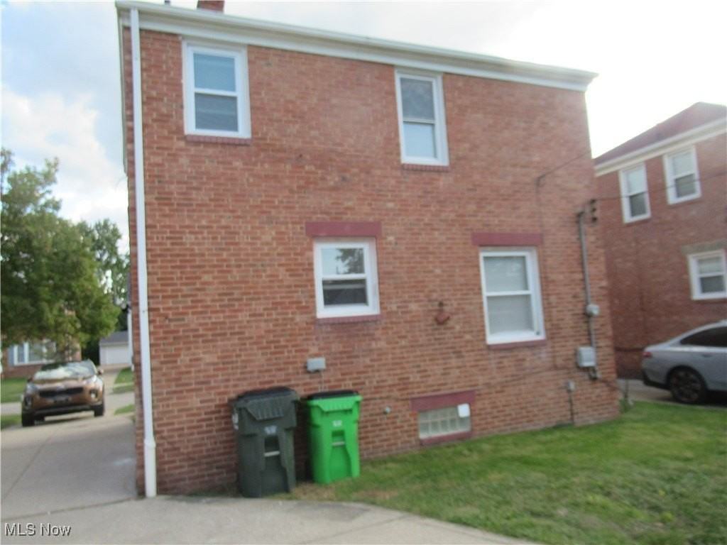 39 Eldred Avenue - Photo 4 of 30