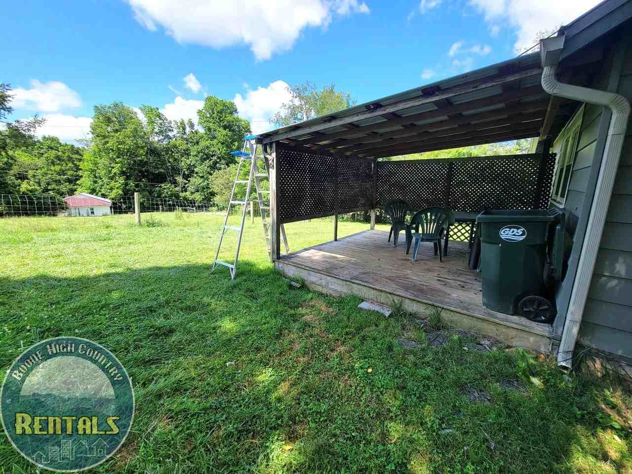 2212 Silverstone Rd - Photo 2 of 18