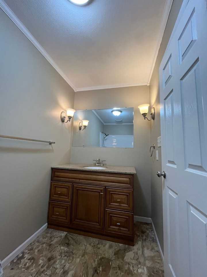 2552 S Woodland Trl - Photo 3 of 35