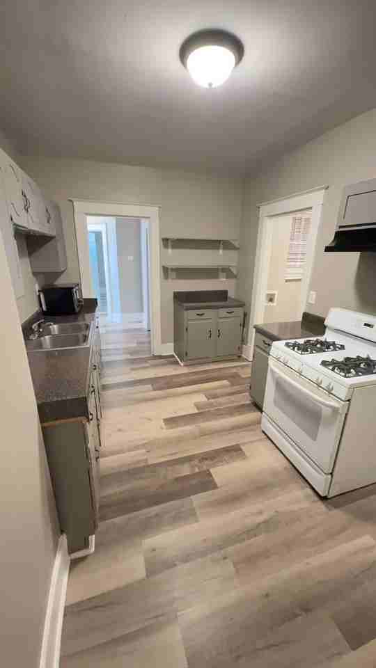 1460 Lyndale Ave - Photo 3 of 15