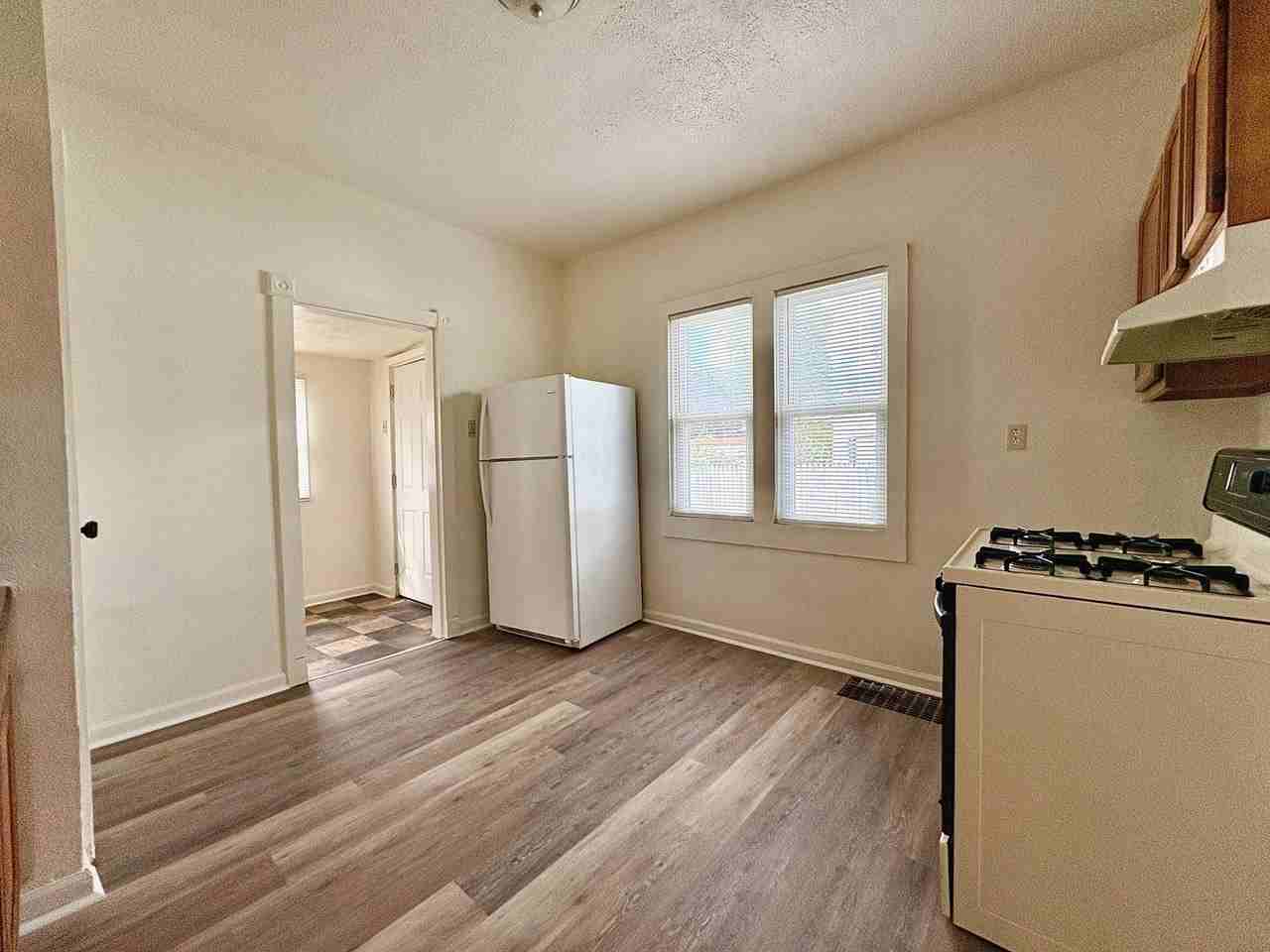 529 S Bendix Dr - Photo 5 of 12