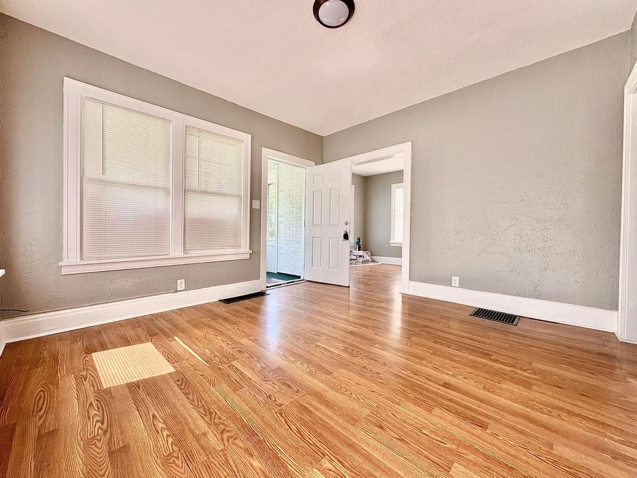 1034 Huey St - Photo 2 of 12
