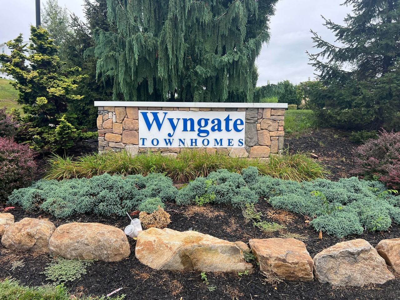 44 Old Cedarbrook Rd - Photo 2 of 33