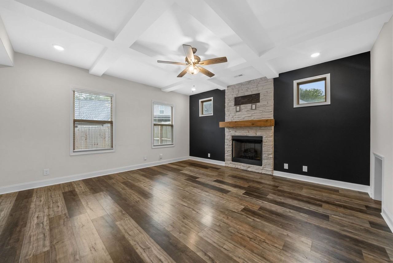 307 Lugano Ln - Photo 5 of 30