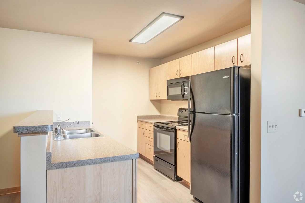 North Star Apartments - Photo 3 of 6