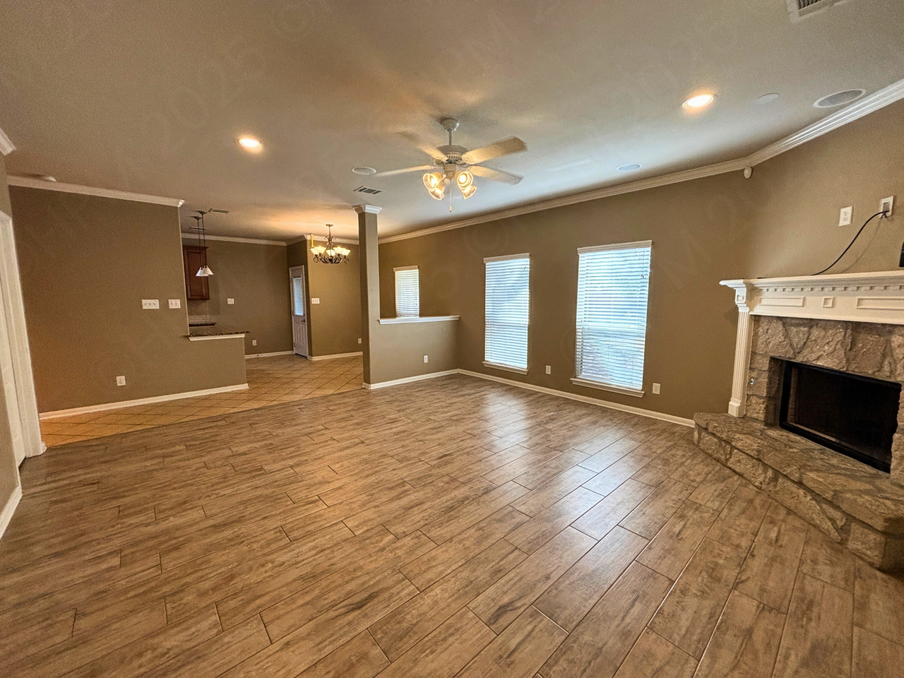 21711 Thunder Basin - Photo 7 of 25