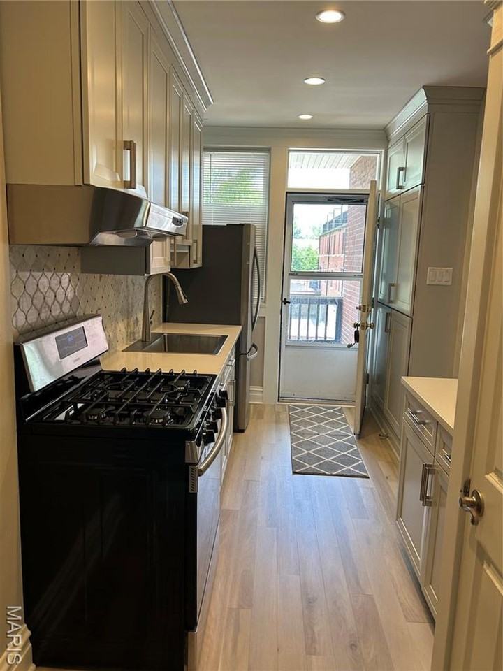 6607 Clayton Rd #2E - Photo 7 of 33