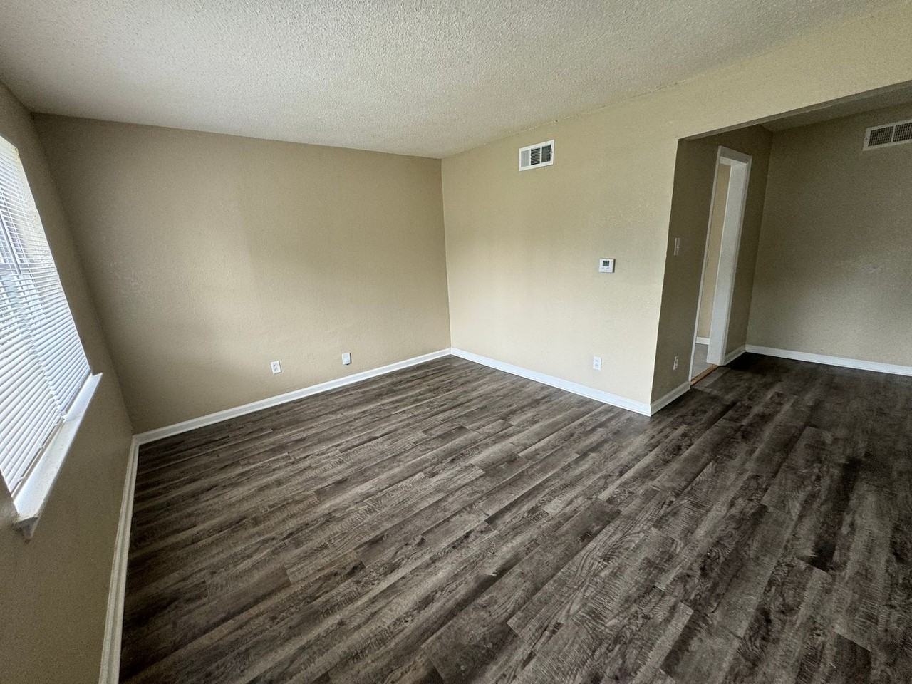 87 Eastview Drive - Photo 2 of 10