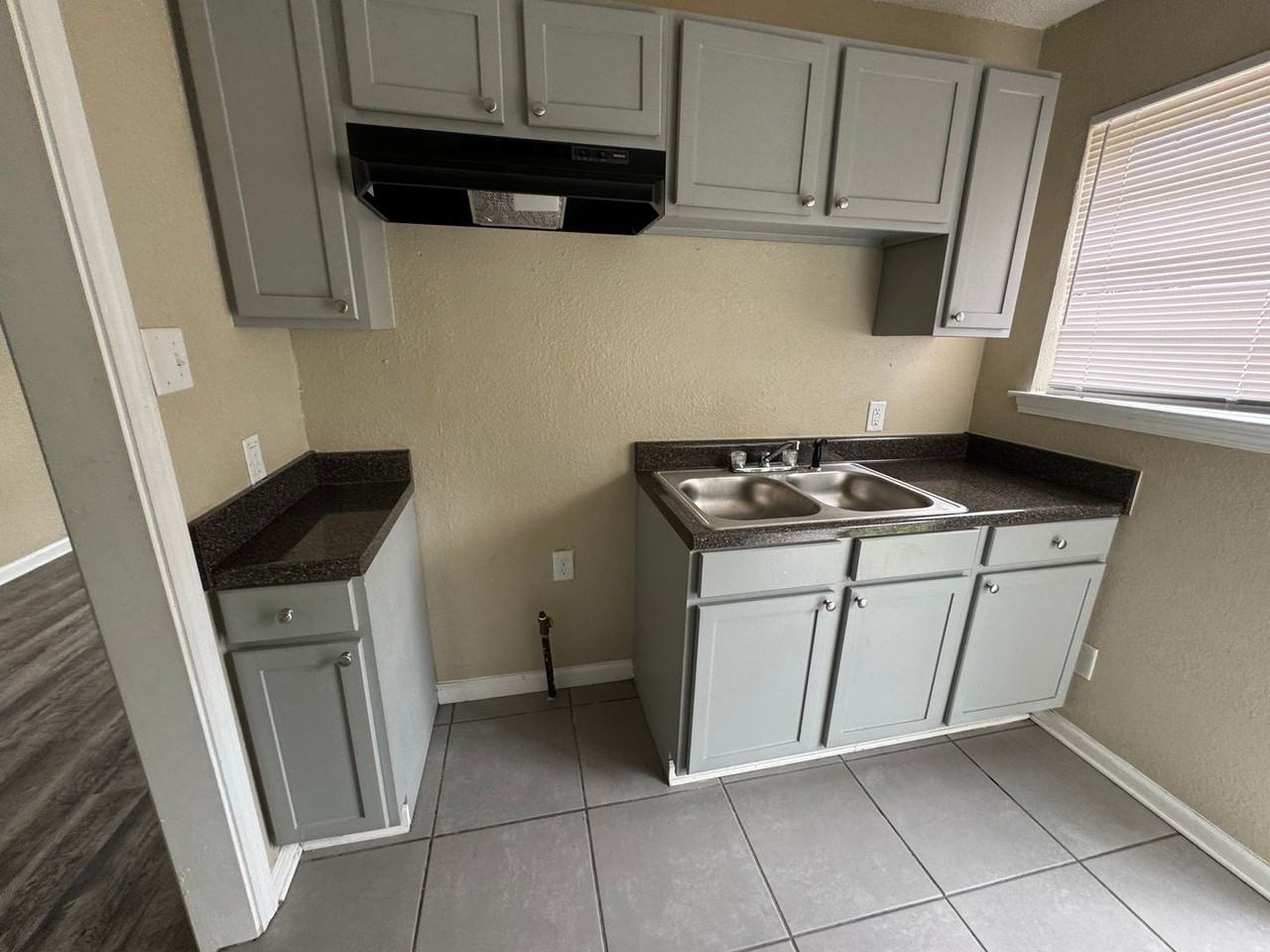 87 Eastview Drive - Photo 4 of 10