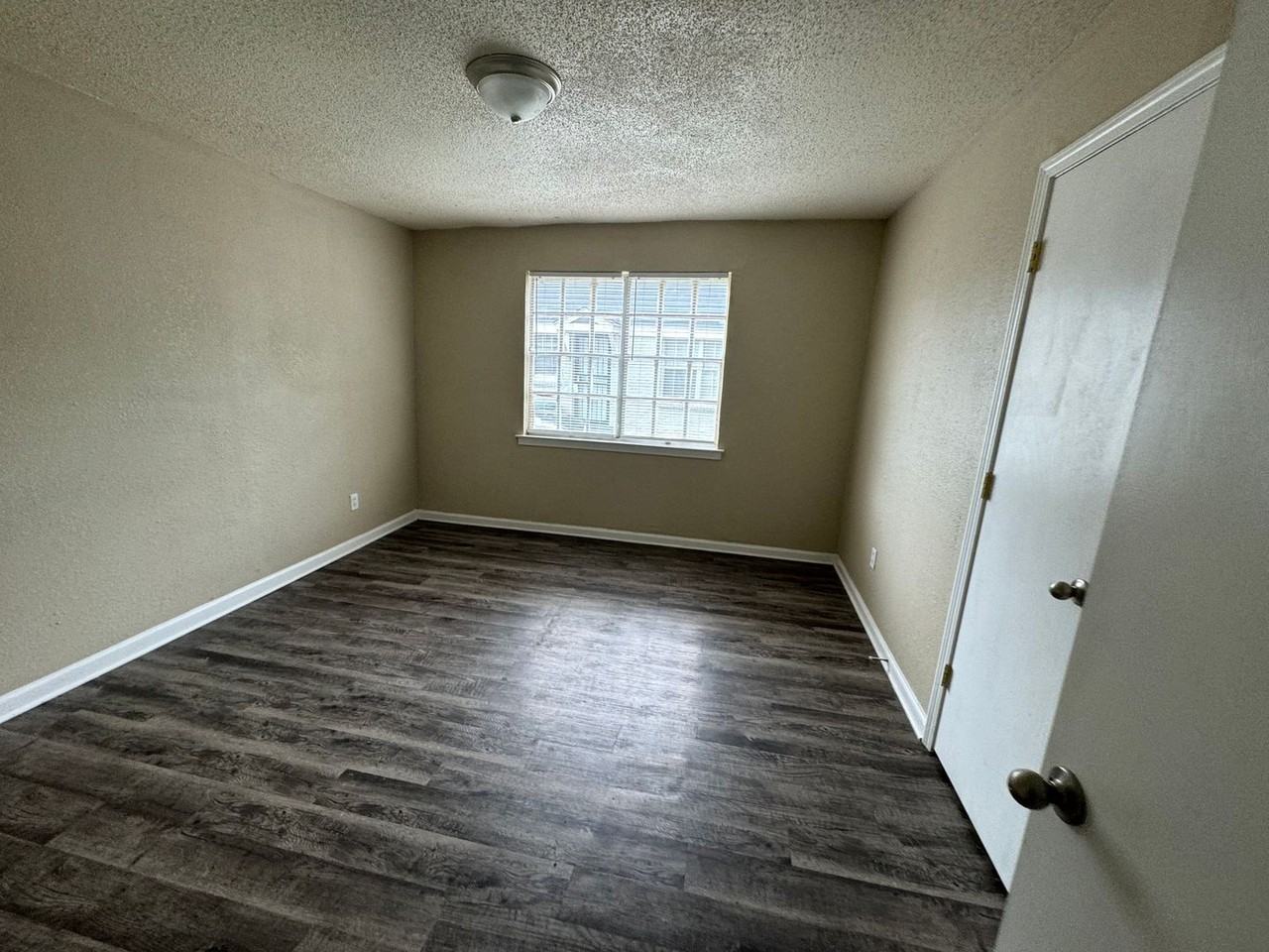 87 Eastview Drive - Photo 5 of 10