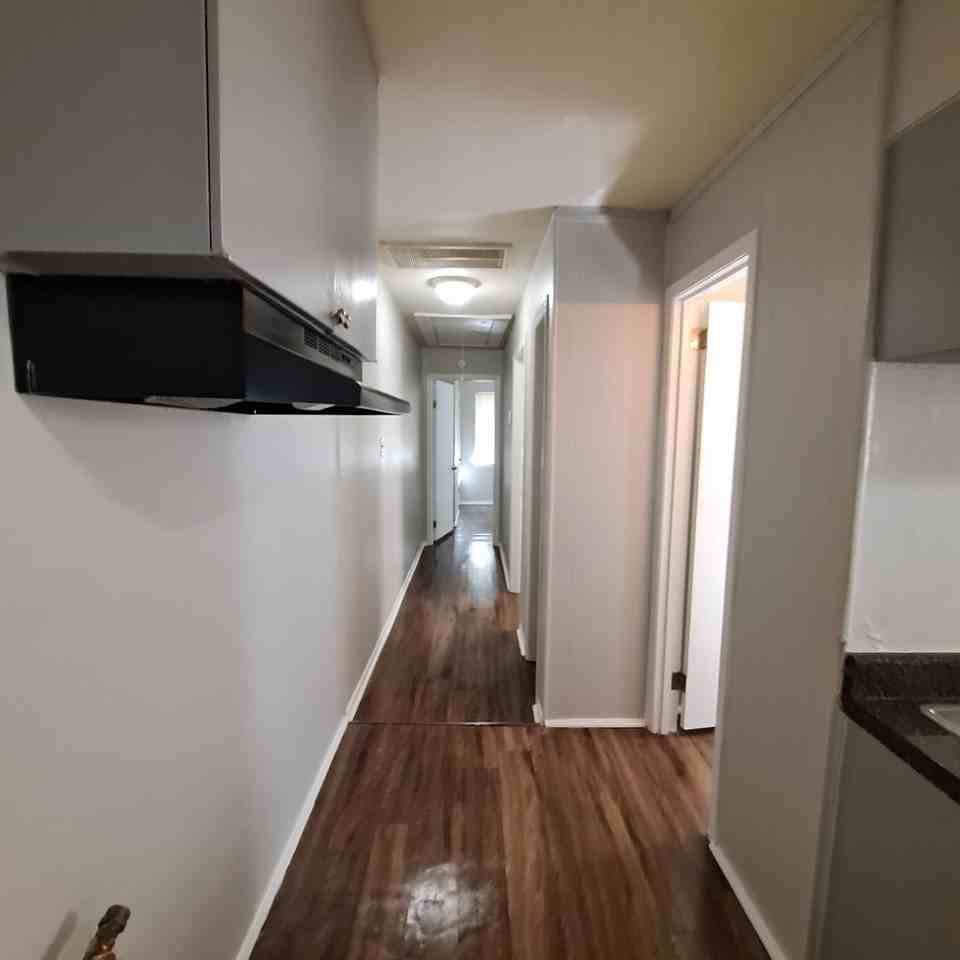 2655 Whitman Ave - Photo 6 of 10