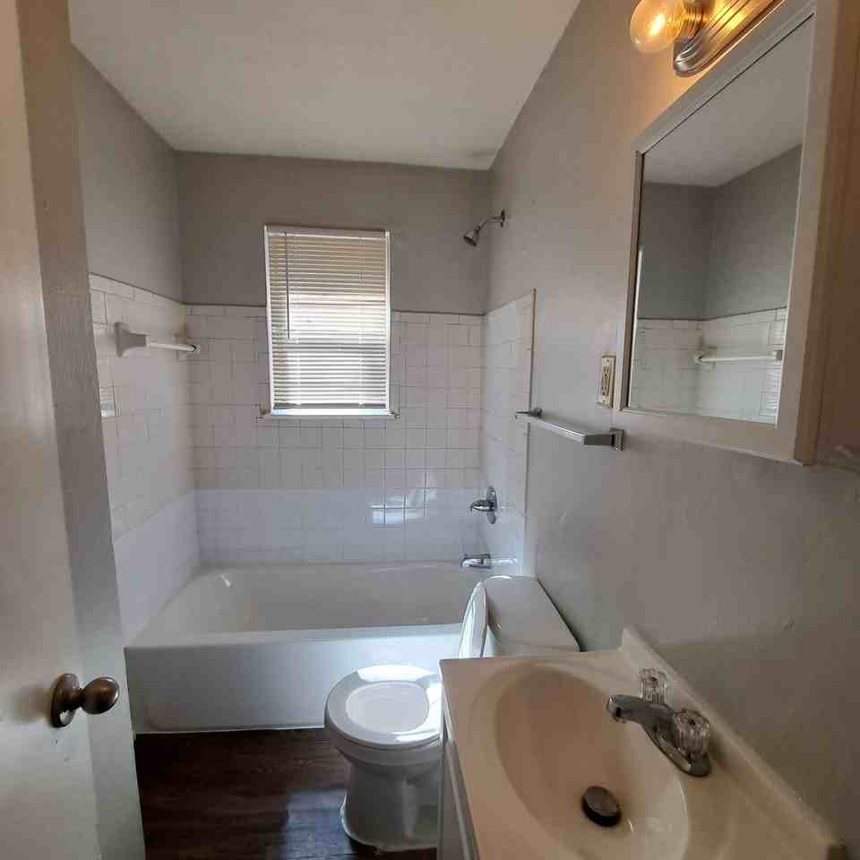 2655 Whitman Ave - Photo 7 of 10