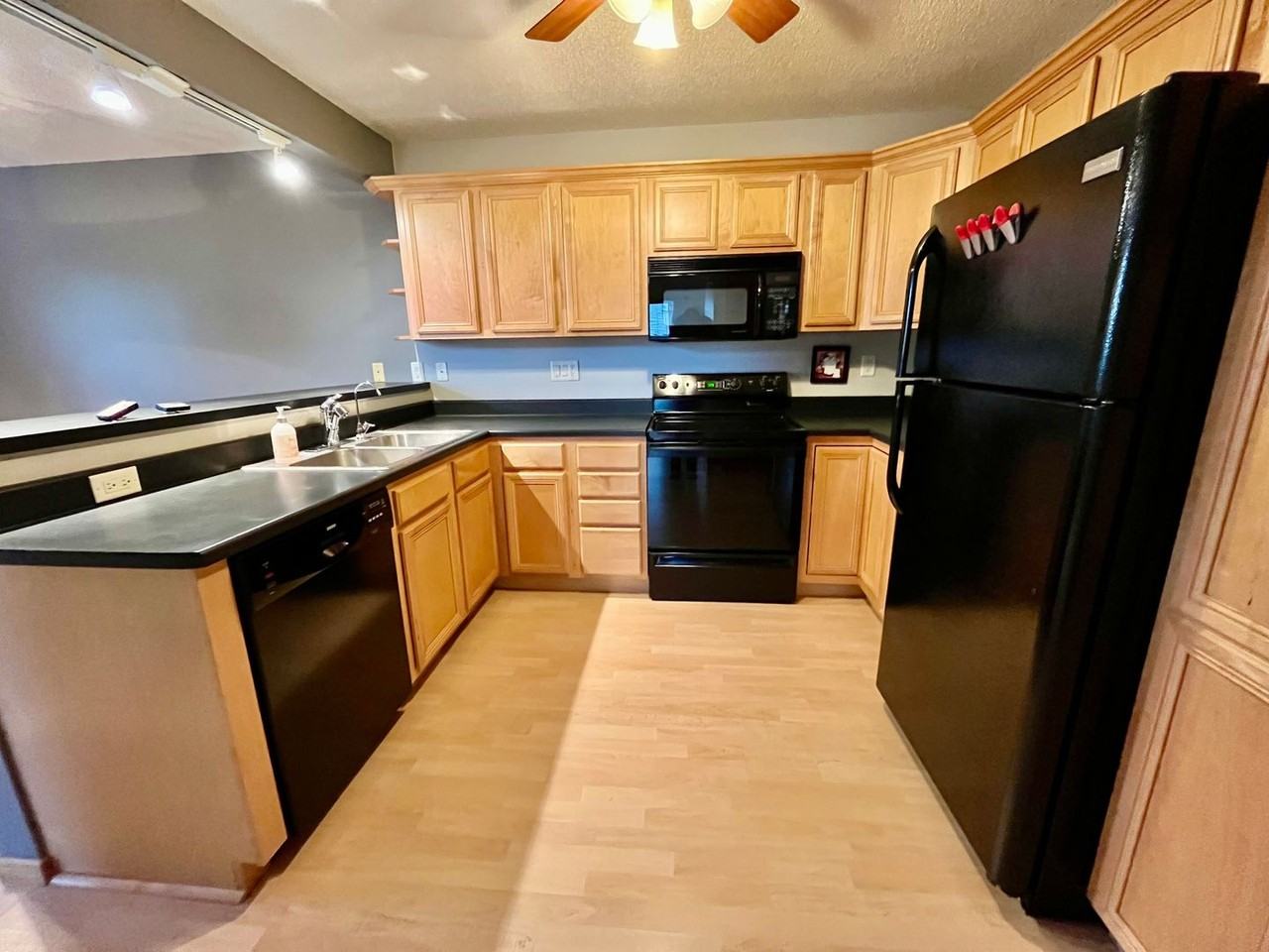 2263 Holiday Rd - Photo 3 of 11