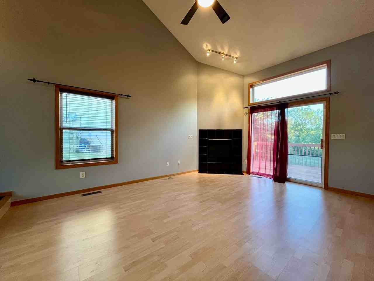 2263 Holiday Rd - Photo 5 of 11