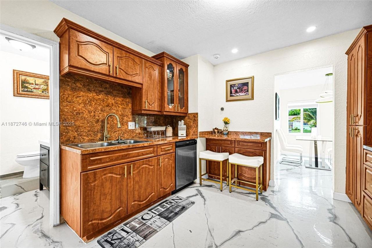 6840 Sw 26th Ct - Photo 2 of 16