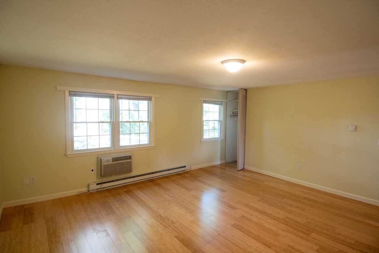 141B Round Hill Rd - Photo 3 of 12