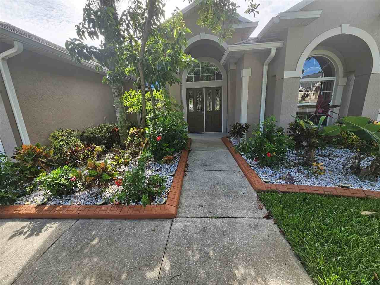 965 Dartmouth Ave - Photo 2 of 10