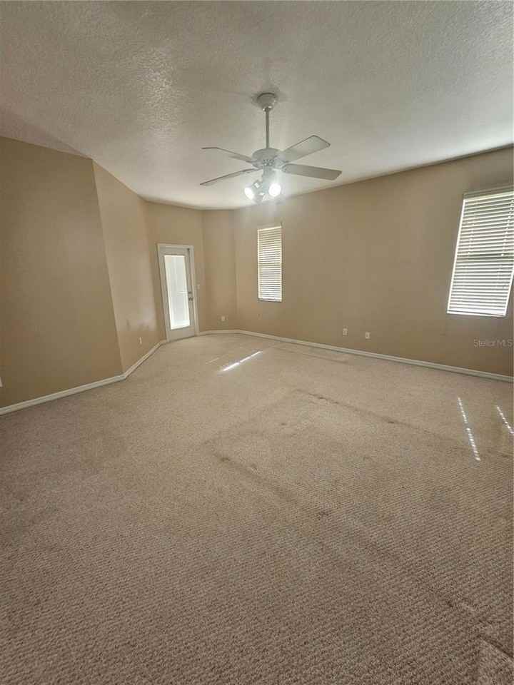 965 Dartmouth Ave - Photo 5 of 10