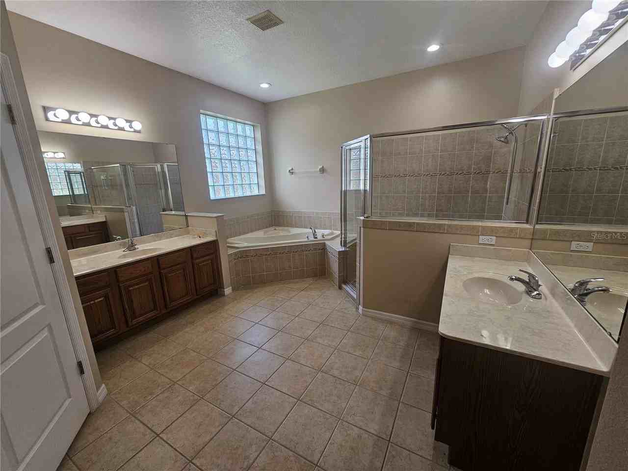 965 Dartmouth Ave - Photo 6 of 10