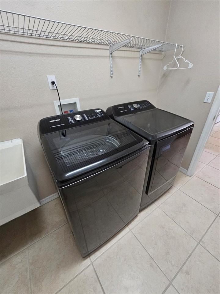 965 Dartmouth Ave - Photo 7 of 10