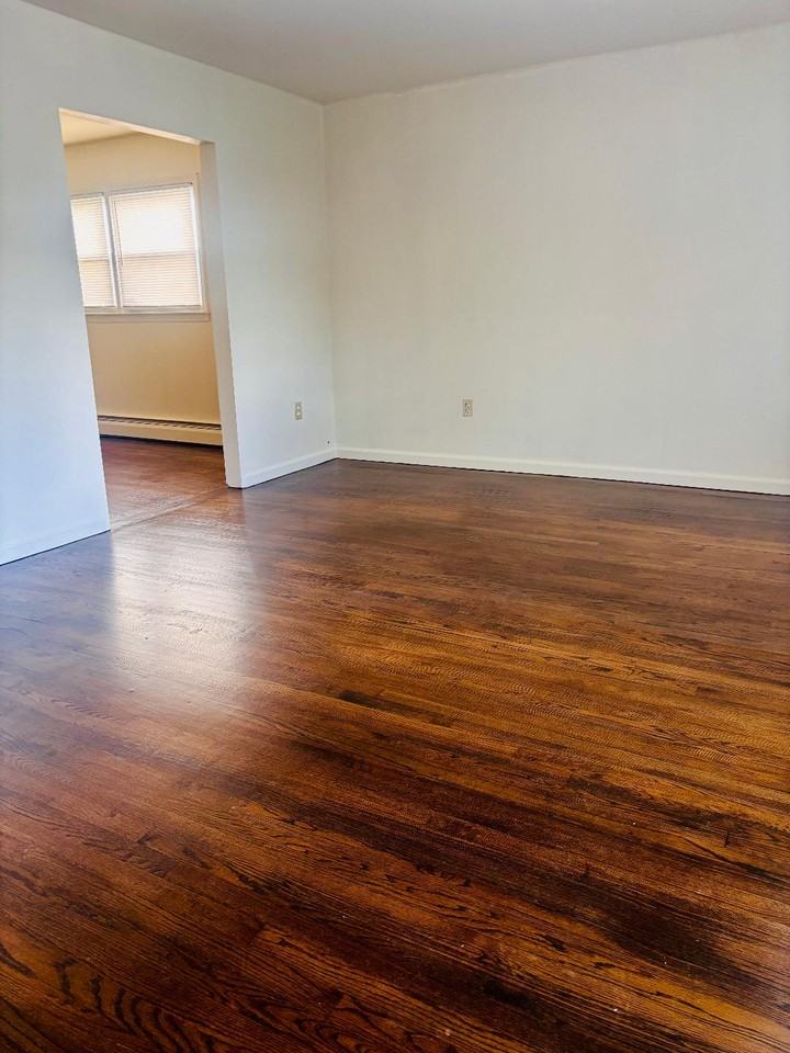 22 Grasmere Ave - Photo 2 of 12