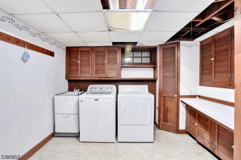 6 Catherine Ct - Photo 3 of 14