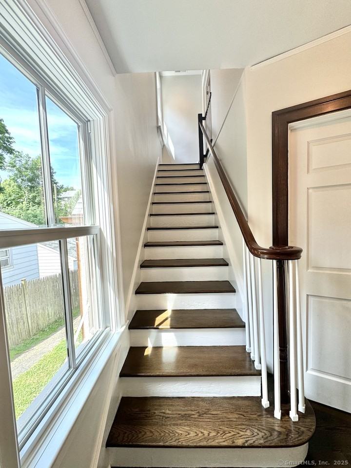 6 Pemberwick Rd - Photo 2 of 31