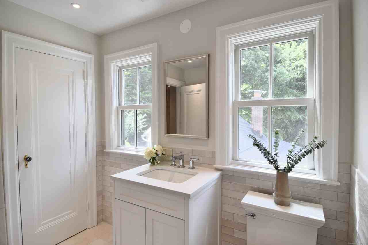 6 Pemberwick Rd - Photo 7 of 31