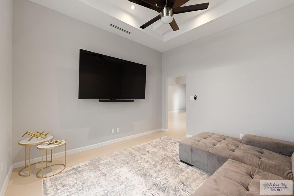 5849 Kings Xing - Photo 3 of 23