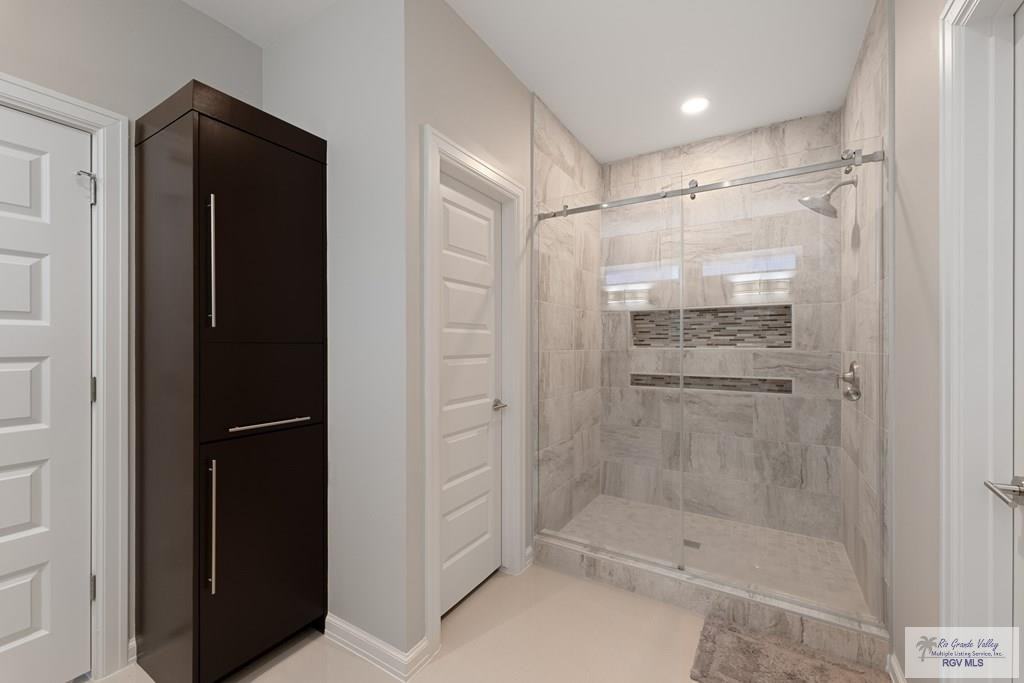 5849 Kings Xing - Photo 6 of 23