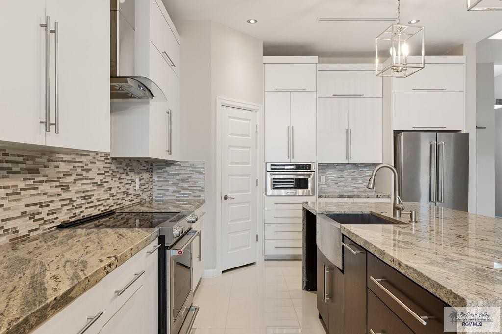 5849 Kings Xing - Photo 7 of 23