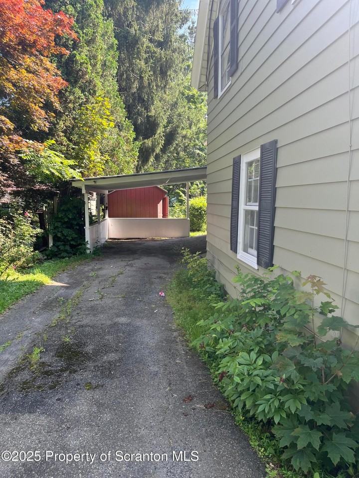 321 Maple St - Photo 6 of 50