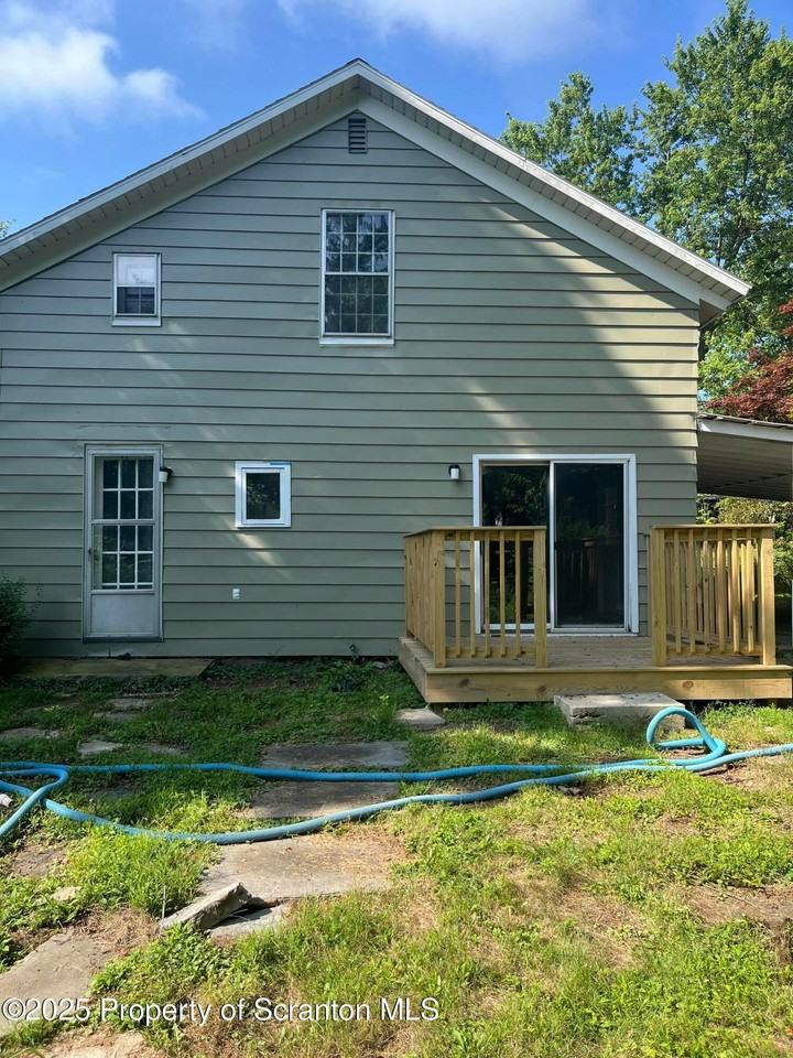 321 Maple St - Photo 7 of 50